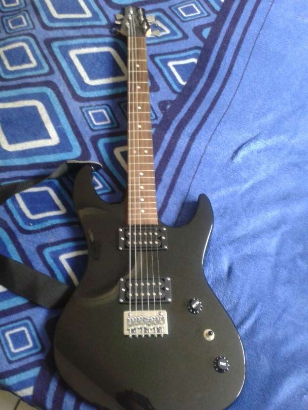 Kit de Guitarra Eléctrica Behringer \