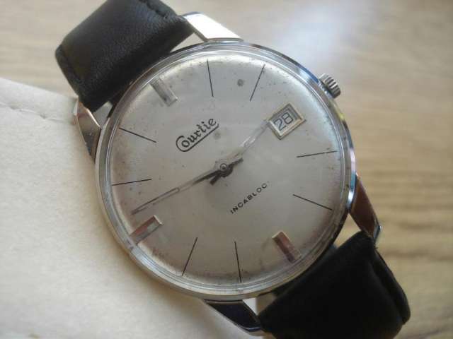 Reloj courtie de cuerda sale