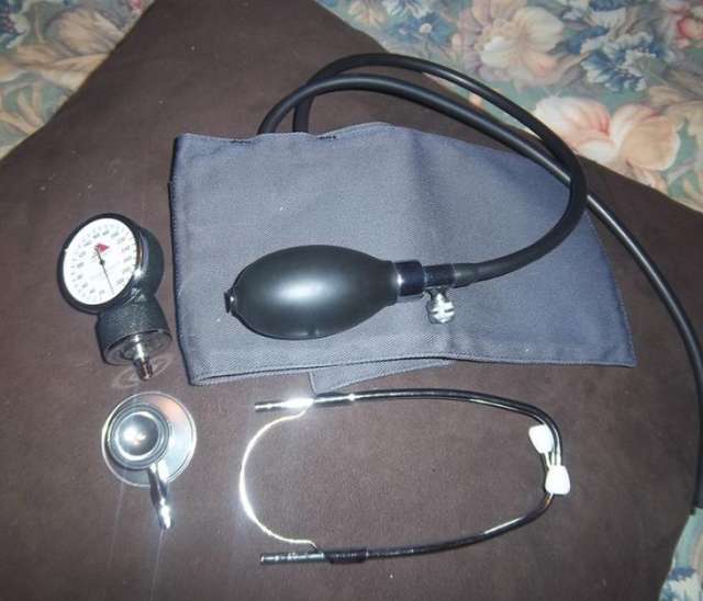 Estetoscopio y esfigmomanómetro
